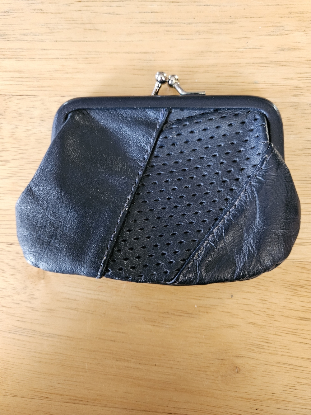 Vintage Gimbels Black Genuine Leather Coin Purse Kiss Lock Wallet Change Purse
